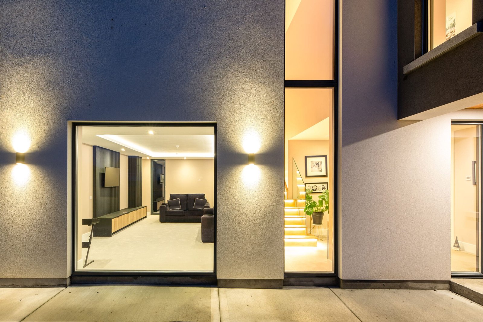 Fixed/ Angled Frame Window