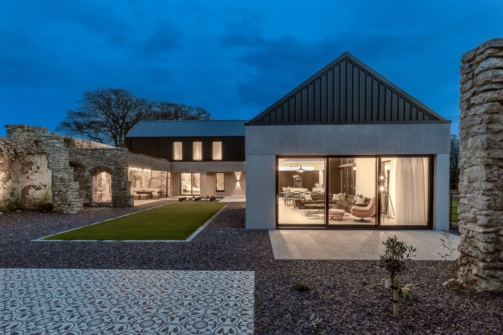 Outside view of luxury home.