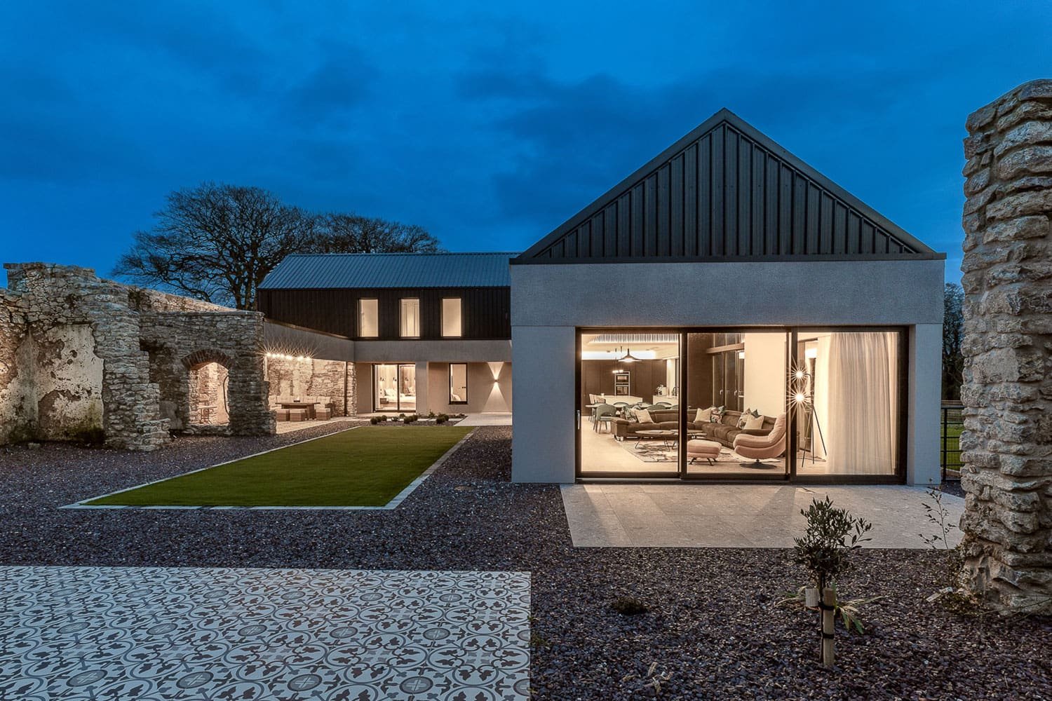 The perfect balance between contemporary & classic style